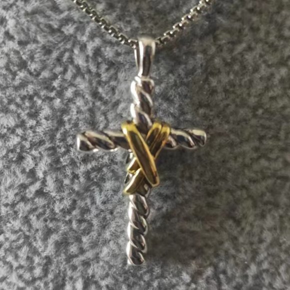 David Yurman 14K Yellow Gold X Cross Necklace in Sterling silver - Picture 2 of 8
